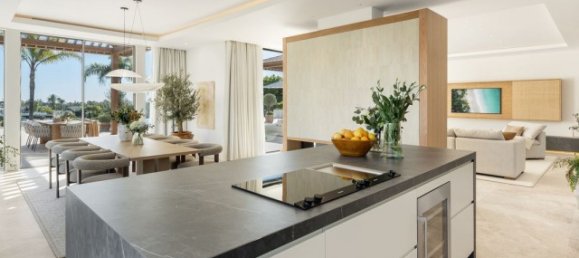 6 bedrooms Villa in Marbella, Spain No. 106162 12