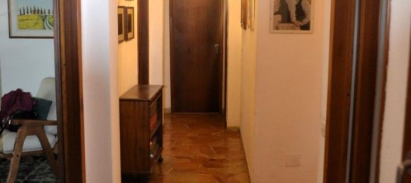 5 rooms Apartment in Poggibonsi, Italy No. 78436 3