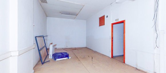 203m² Commercial property in Zaragoza, Spain No. 65981 11