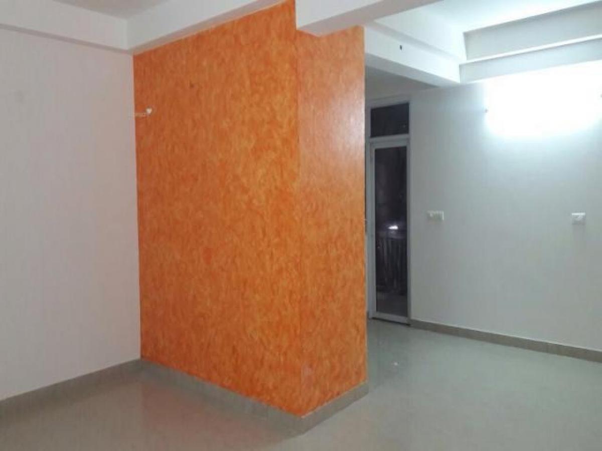 2 bedrooms House in Noida, India No. 67617