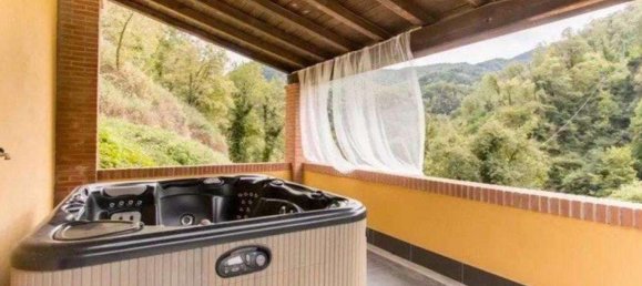 16 rooms House in Gallicano, Italy No. 135854 3