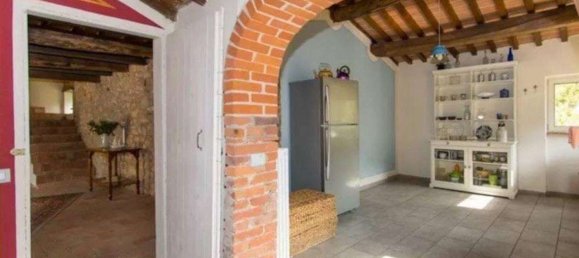 16 rooms House in Gallicano, Italy No. 135854 11