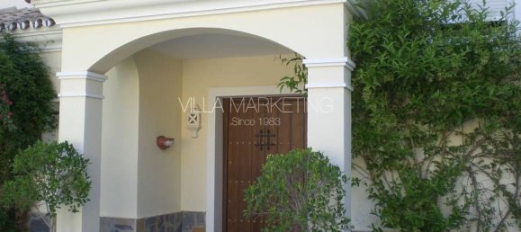 6 bedrooms Villa in Marbella, Spain No. 82213 2
