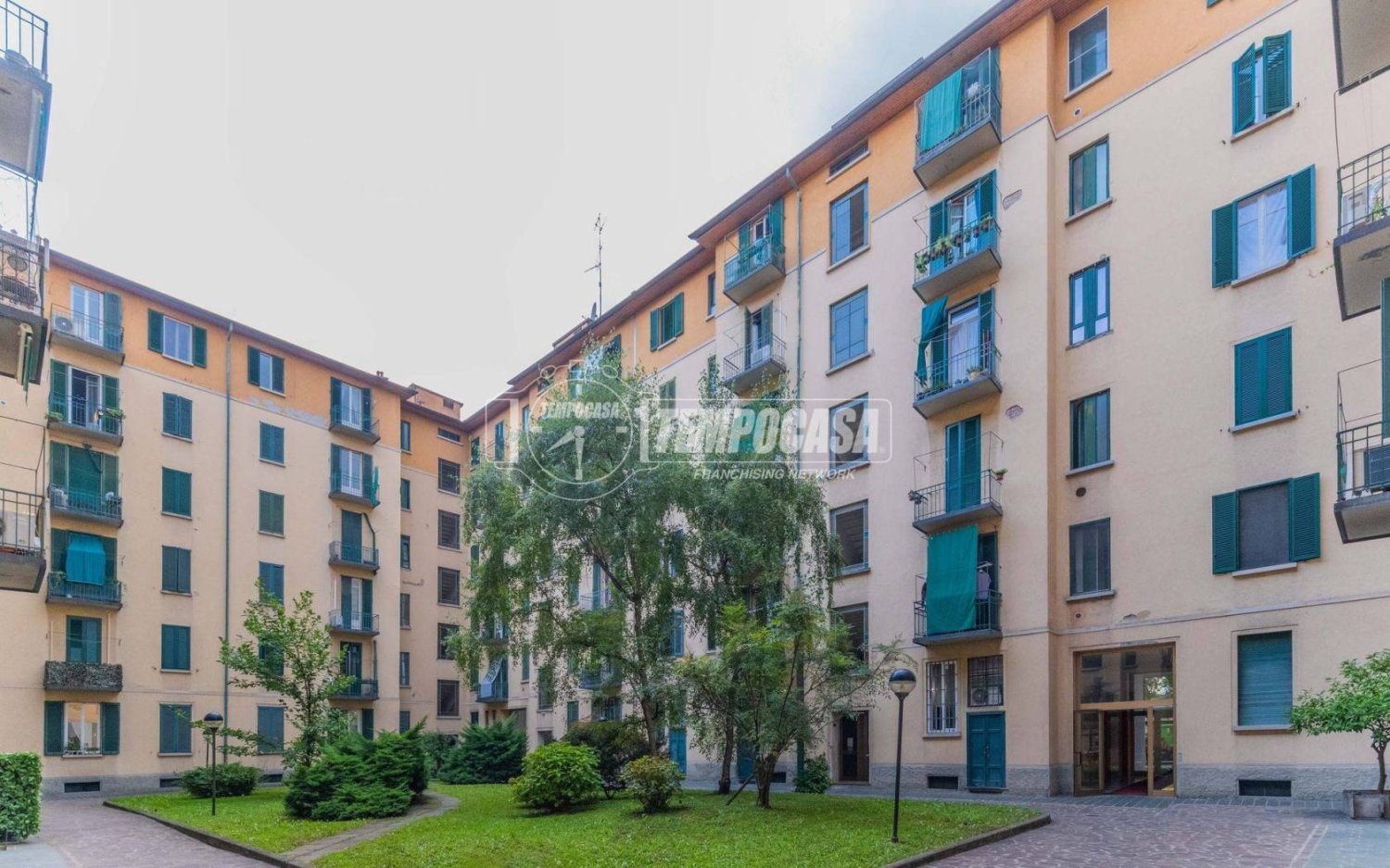 1 bedroom Apartment in Milan, Italy No. 397282