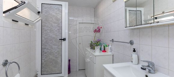 Casa de 3 dormitorios en Porto, Portugal No. 27371 3