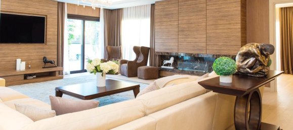 5 bedrooms Villa in Marbella, Spain No. 114054 26