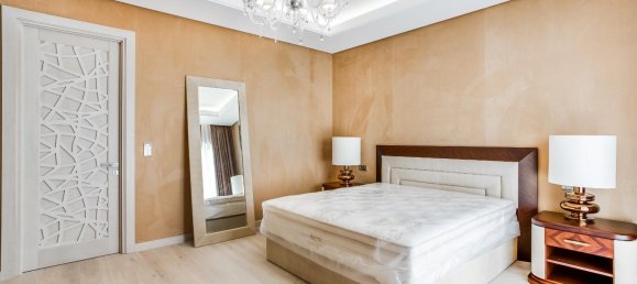 5 bedrooms Villa in Marbella, Spain No. 114054 3