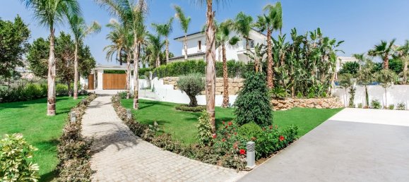 5 bedrooms Villa in Marbella, Spain No. 114054 32