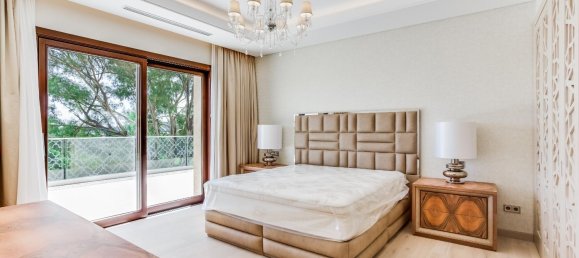 5 bedrooms Villa in Marbella, Spain No. 114054 8