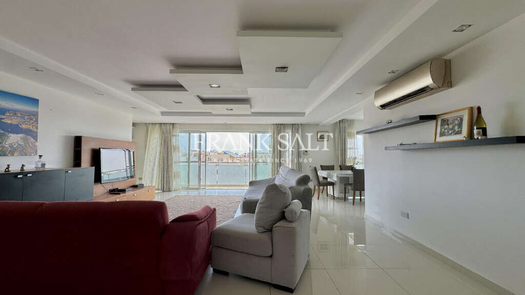 Maisonette de 3 dormitorios en Swieqi, Malta No. 405