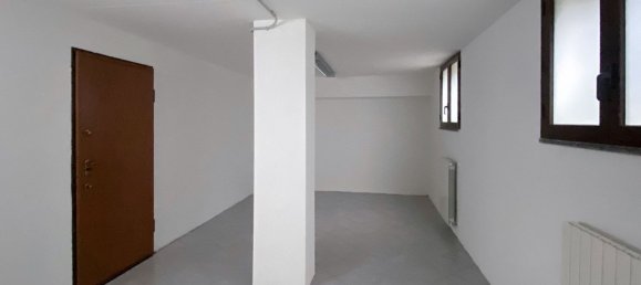 Gewerbliche Immobilie in Saronno, Italy 60m², Nr. 329666 5