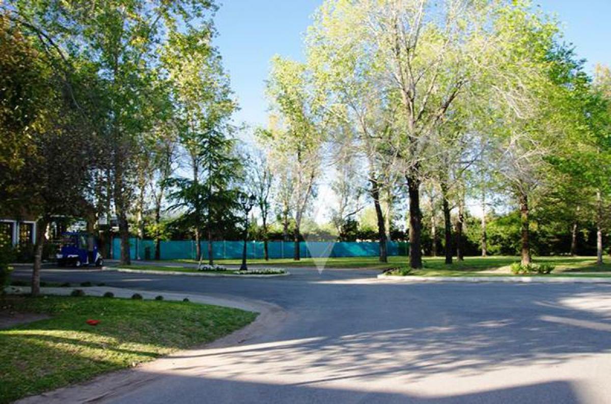  Land in Moreno, Argentina No. 37092