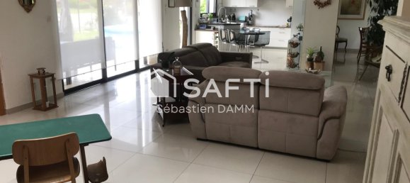 5 bedrooms House in Saint-Bernard, France No. 64344 17