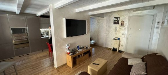 2-salle Appartement à Barletta, Italy No. 18814 18