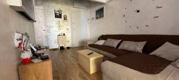 2-salle Appartement à Barletta, Italy No. 18814 17