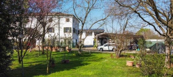 4 Schlafzimmer Wohnung in Modena, Italy, Nr. 213431 48