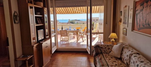 2 rooms Apartment in San Vincenzo, Italy No. 51034 5