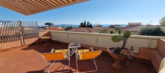 2 rooms Apartment in San Vincenzo, Italy No. 51034 2