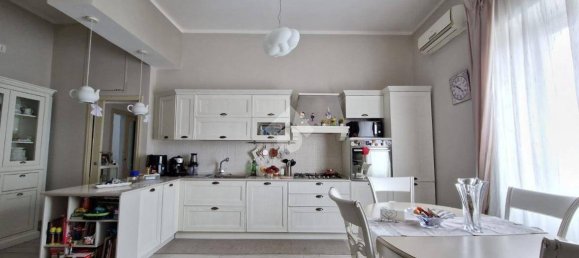 2 bedrooms Apartment in Naples, Italy No. 52479 8