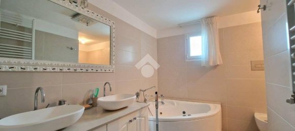 2 bedrooms Apartment in Naples, Italy No. 52479 21