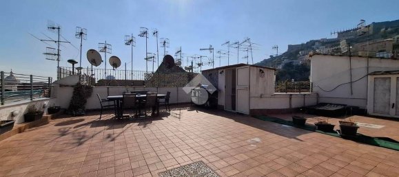 2 bedrooms Apartment in Naples, Italy No. 52479 3