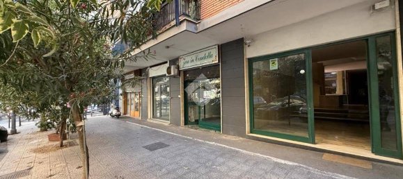 1 room Commercial property in Naples, Italy No. 294055 2