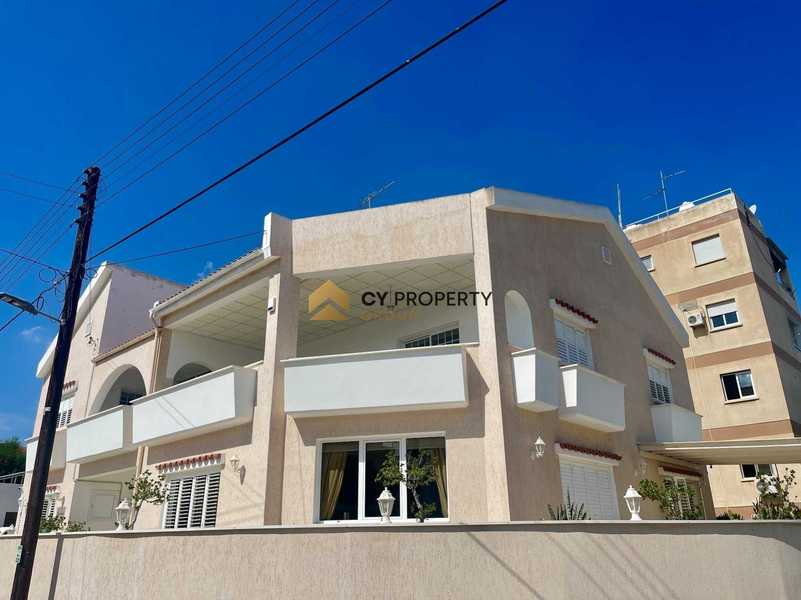 Casa de 6 dormitorios en Larnaca, Cyprus No. 7069