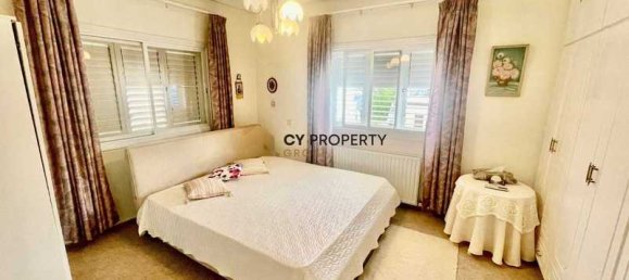 Casa de 6 dormitorios en Larnaca, Cyprus No. 7069 2