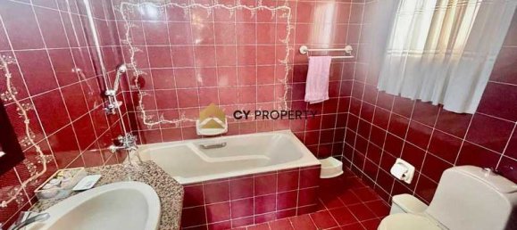 Casa de 6 dormitorios en Larnaca, Cyprus No. 7069 9