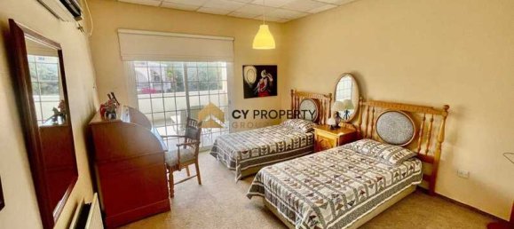 Casa de 6 dormitorios en Larnaca, Cyprus No. 7069 11