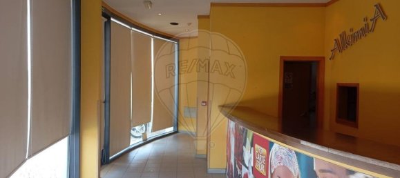 54m² Commercial property in Figueira da Foz, Portugal No. 236213 7