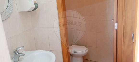 54m² Commercial property in Figueira da Foz, Portugal No. 236213 4