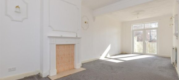 3 bedrooms Commercial property in Essex, United Kingdom No. 4132 5