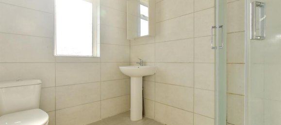 3 bedrooms Commercial property in Essex, United Kingdom No. 4132 13