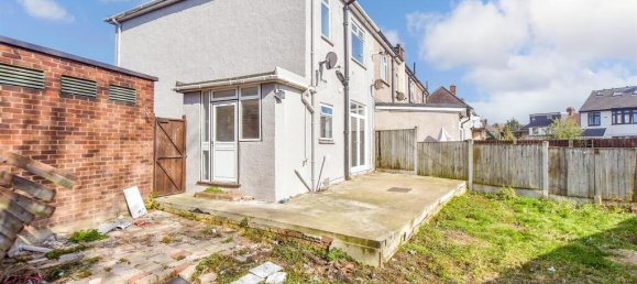 3 bedrooms Commercial property in Essex, United Kingdom No. 4132 4