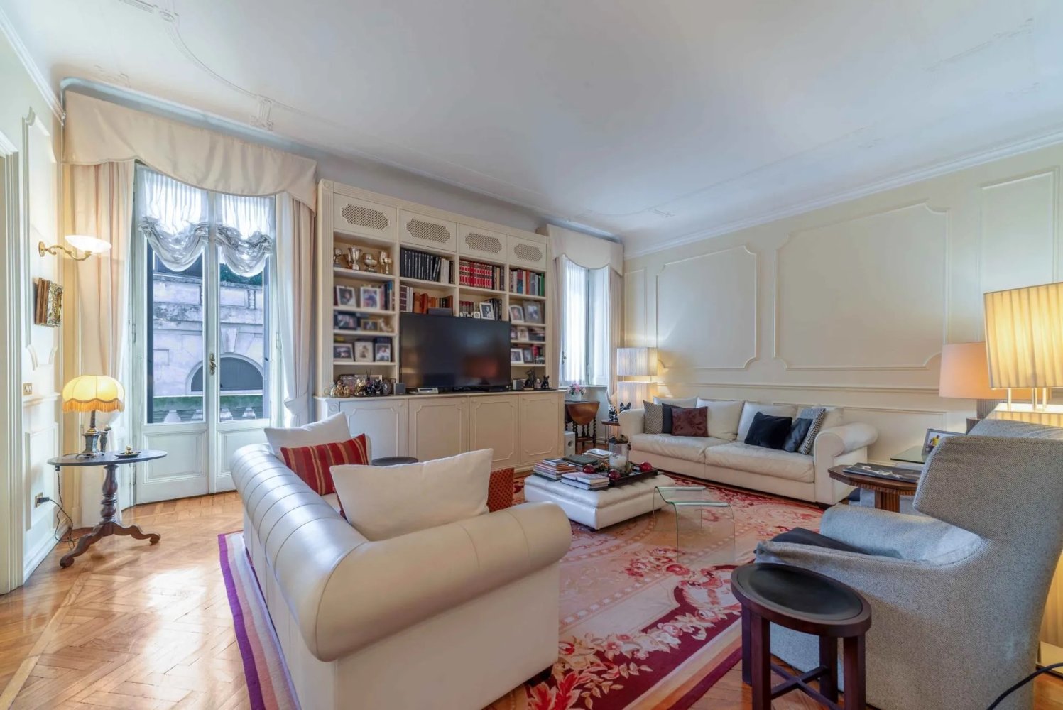 3 bedrooms Apartment in Milan, Italy No. 241770