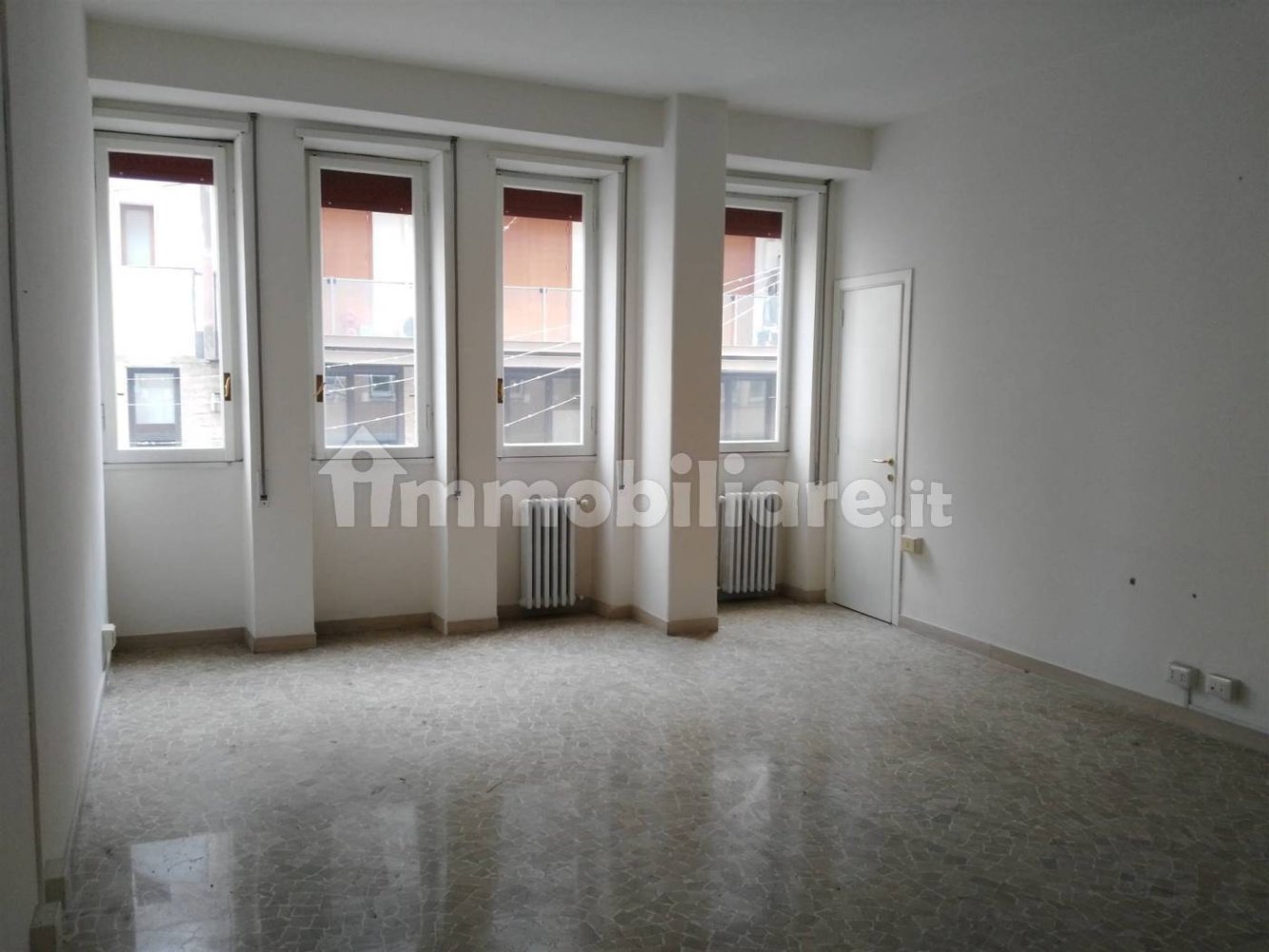 Büro in Terni, Italy 120m², Nr. 353491