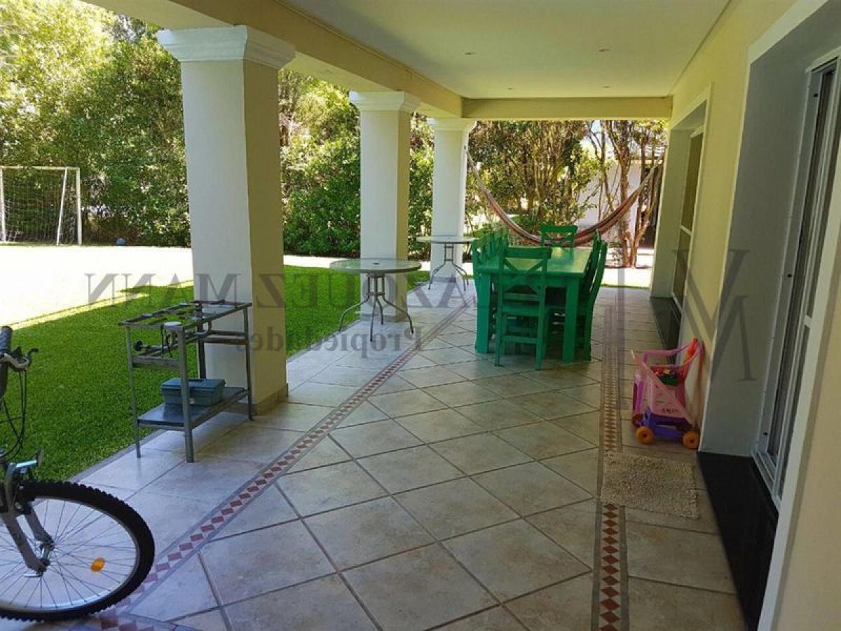 3 bedrooms House in Esteban Echeverria, Argentina No. 17093