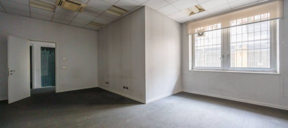 1400m² Warehouse in Turin, Italy No. 168687 11