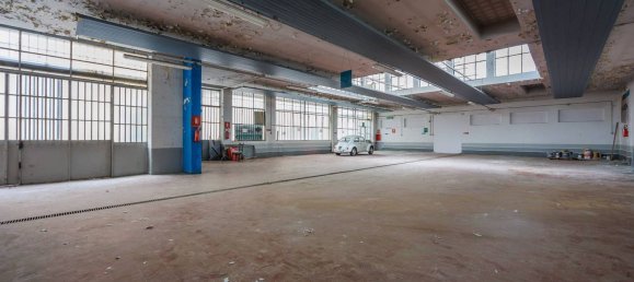 1400m² Warehouse in Turin, Italy No. 168687 36