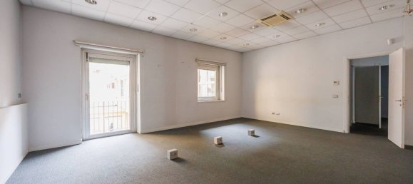 1400m² Warehouse in Turin, Italy No. 168687 18