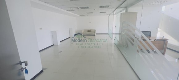 2633m² Office in Sheikh Zayed Road, UAE No. 9481 5