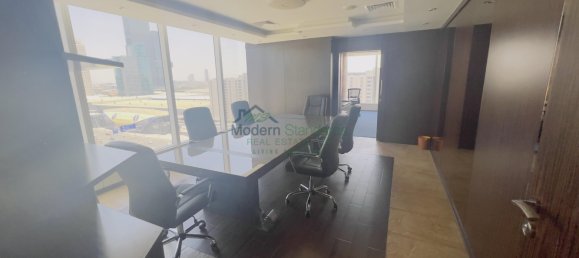2633m² Office in Sheikh Zayed Road, UAE No. 9481 4