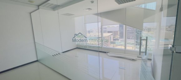 2633m² Office in Sheikh Zayed Road, UAE No. 9481 13