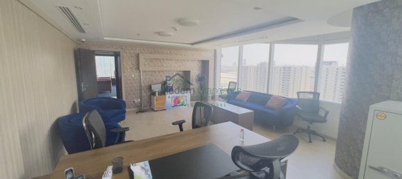 2633m² Office in Sheikh Zayed Road, UAE No. 9481 16