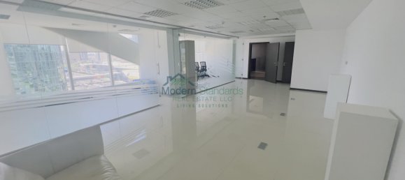 2633m² Office in Sheikh Zayed Road, UAE No. 9481 10