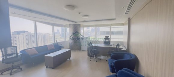 2633m² Office in Sheikh Zayed Road, UAE No. 9481 19