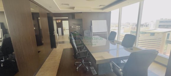 2633m² Office in Sheikh Zayed Road, UAE No. 9481 18