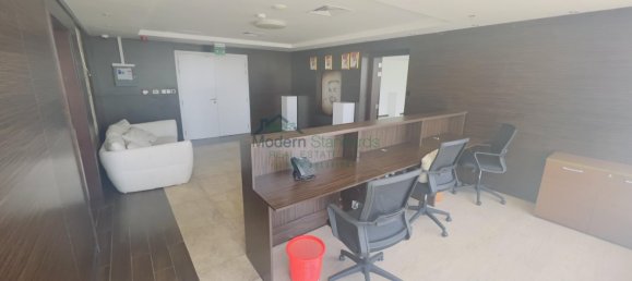 2633m² Office in Sheikh Zayed Road, UAE No. 9481 14