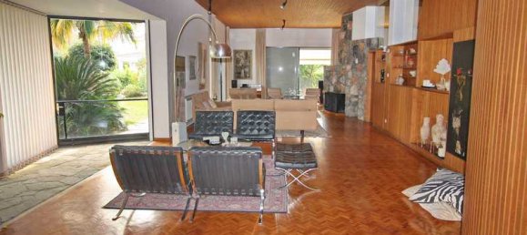 7 bedrooms House in Nicosia, Cyprus No. 10790 3